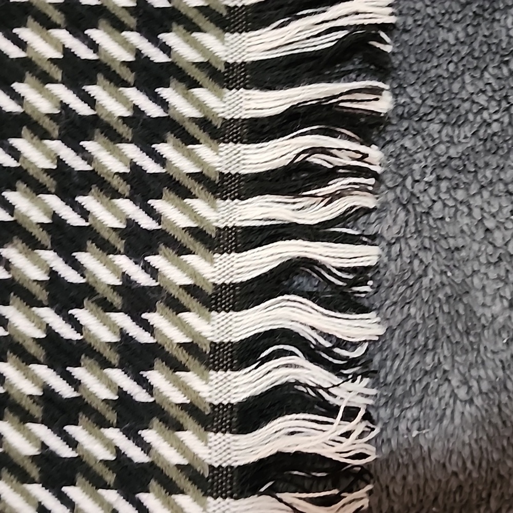 Maje Multicolor Shawl - Picture 6 of 6